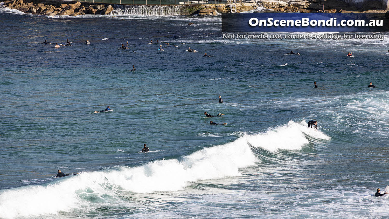 20200418 bronte beach closure6