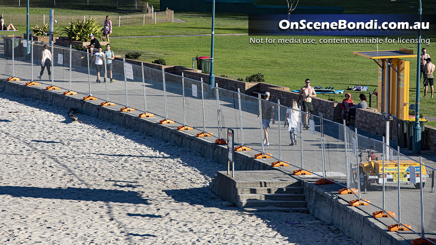 20200418 bronte beach closure7